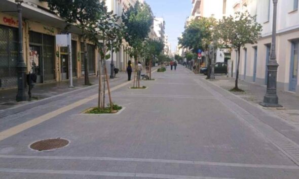 Πεζοδρόμηση Μαιζώνος, Πάτρα, εμπορική κίνηση, κέντρο Πάτρας, αγορά Πάτρας, ενοίκια καταστημάτων, ανάπλαση ιστορικού κέντρου, Δήμος Πατρέων, τοπική οικονομία, εμπορικοί δρόμοι, Ερμού, Γούναρη, Δημοτική Βιβλιοθήκη Πάτρας, πρώην Δημαρχείο, Maizonos pedestrianization, Patras, retail market Patras, Patras city center, shop rentals Patras, urban redevelopment, Patras Municipality, local economy, Ermou street, Gounari street, commercial activity, pezodromisi Maizonos, Patra, emporiki kinisi, kentro Patras, agora Patras, enoikia katastimaton, anaplasi istorikou kentrou, Dimos Patreon, topiki oikonomia, emporikoi dromoi, Ermou, Gounari, dimotiki vivliothiki, proin dimarcheio,