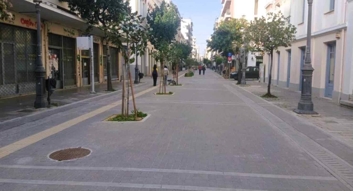 Πεζοδρόμηση Μαιζώνος, Πάτρα, εμπορική κίνηση, κέντρο Πάτρας, αγορά Πάτρας, ενοίκια καταστημάτων, ανάπλαση ιστορικού κέντρου, Δήμος Πατρέων, τοπική οικονομία, εμπορικοί δρόμοι, Ερμού, Γούναρη, Δημοτική Βιβλιοθήκη Πάτρας, πρώην Δημαρχείο, Maizonos pedestrianization, Patras, retail market Patras, Patras city center, shop rentals Patras, urban redevelopment, Patras Municipality, local economy, Ermou street, Gounari street, commercial activity, pezodromisi Maizonos, Patra, emporiki kinisi, kentro Patras, agora Patras, enoikia katastimaton, anaplasi istorikou kentrou, Dimos Patreon, topiki oikonomia, emporikoi dromoi, Ermou, Gounari, dimotiki vivliothiki, proin dimarcheio,