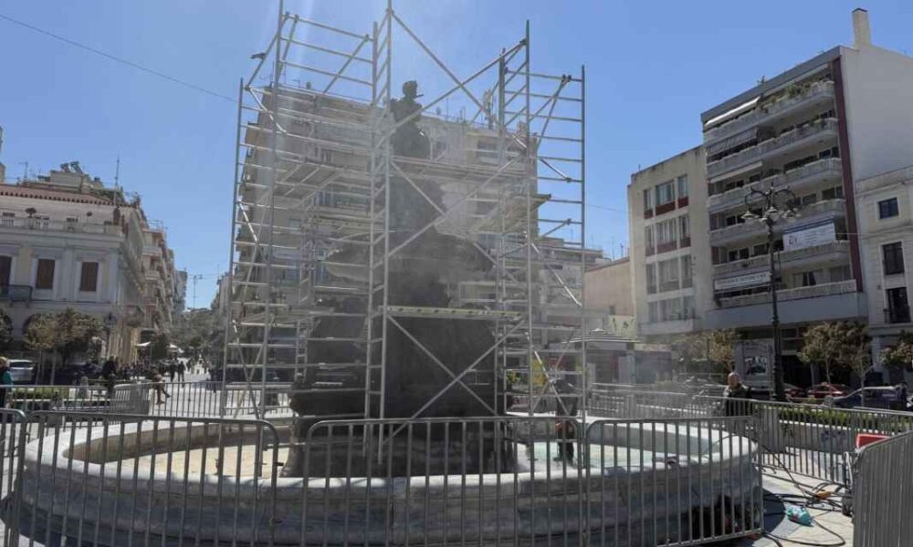 Πλατεία Γεωργίου, Πάτρα, συντριβάνια Πάτρας, συντήρηση μνημείων, Υπουργείο Πολιτισμού, Δημοτικό Θέατρο Απόλλων, ρύπανση πόλης, τουρισμός Πάτρα, πλατεία Γεωργίου Α, Plateia Georgiou, Patras, Patra, fountains of Patras, fountain maintenance, Ministry of Culture, Apollon Theatre Patras, urban neglect, Patras tourism, maintenance works, Georgiou Square, sintrivania Patras, plateia georgiou patra, dhmt, ipourgeio politismou, tourismos patra, skoupidia patra,