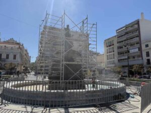 Πλατεία Γεωργίου, Πάτρα, συντριβάνια Πάτρας, συντήρηση μνημείων, Υπουργείο Πολιτισμού, Δημοτικό Θέατρο Απόλλων, ρύπανση πόλης, τουρισμός Πάτρα, πλατεία Γεωργίου Α, Plateia Georgiou, Patras, Patra, fountains of Patras, fountain maintenance, Ministry of Culture, Apollon Theatre Patras, urban neglect, Patras tourism, maintenance works, Georgiou Square, sintrivania Patras, plateia georgiou patra, dhmt, ipourgeio politismou, tourismos patra, skoupidia patra,