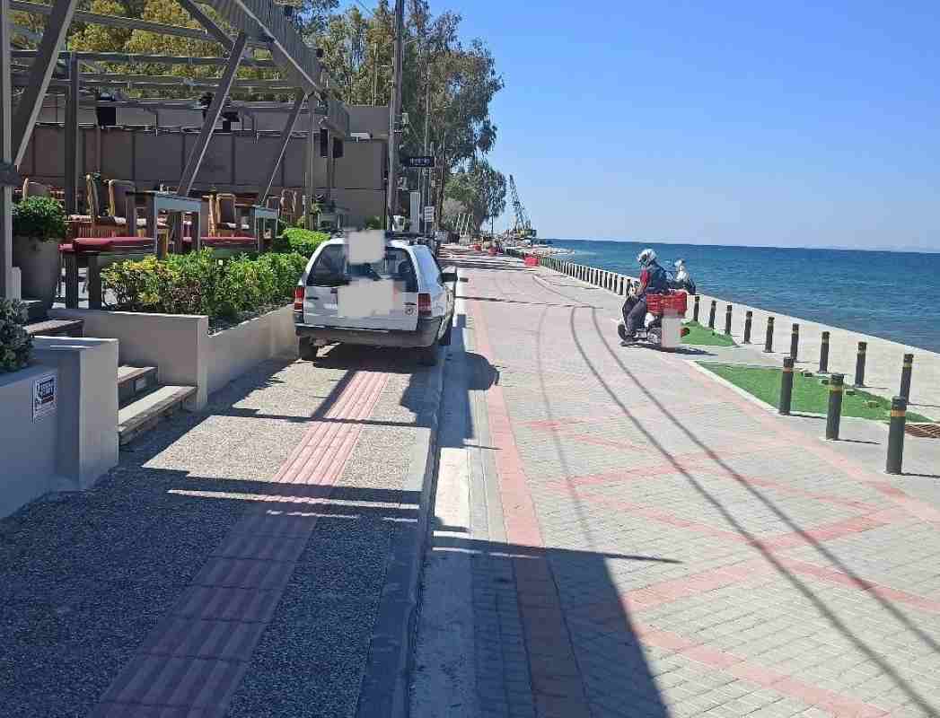 Ρίο Πάτρα, Rio Patras, παραλία Ρίου, Rio beach, ασυδοσία, asydosia, παράνομο παρκάρισμα, illegal parking, πεζοδρόμηση Ρίου, Rio pedestrianization, πεζοδρόμιο, sidewalk, Μέγας Αλέξανδρος Ρίο, Porto Rio, Πόρτο Ρίο, καταγγελία, complaint, εργοτάξιο Ρίου, Rio construction site, παραλιακή ζώνη, coastal zone, τροχαία Πάτρας, Patras traffic police, προσβασιμότητα, accessibility, αυθαιρεσία, αυθαίρετο πάρκινγκ, parking violations, Rio Patras news, νέα Ρίο, ειδήσεις Πάτρα, Patras news, Rio waterfront, παραλία Πάτρα, mobility, βιώσιμη κινητικότητα, Rio updates, Rio greece, Rio achaia, Rio Patra,