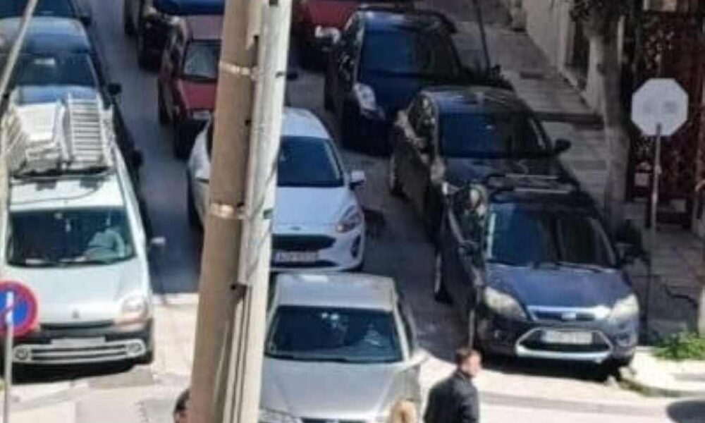 τροχαίο Πάτρα, ατύχημα Πάτρα, Ρούφου και Λόντου, σύγκρουση ΙΧ με μηχανή, ΕΚΑΒ Πάτρα, τραυματισμός οδηγού, ειδήσεις Πάτρα, trochaio Patra, atychima Patra, Roufou kai Londou, sygkrousi, Patras news, car accident Patras, motorcycle crash Patras, Greece accident news,