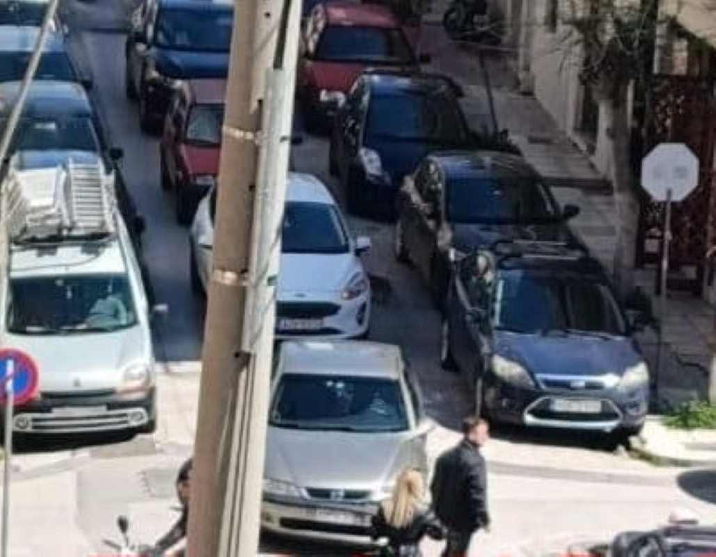 τροχαίο Πάτρα, ατύχημα Πάτρα, Ρούφου και Λόντου, σύγκρουση ΙΧ με μηχανή, ΕΚΑΒ Πάτρα, τραυματισμός οδηγού, ειδήσεις Πάτρα, trochaio Patra, atychima Patra, Roufou kai Londou, sygkrousi, Patras news, car accident Patras, motorcycle crash Patras, Greece accident news,