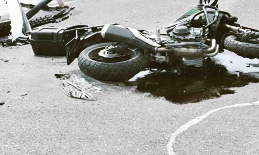 τροχαίο δυστύχημα, Κόρινθος, Παλαιά Εθνική Οδός Κορίνθου Πατρών, Mare West, νεκρός μοτοσικλετιστής, 68χρονος, δρόμος καρμανιόλα, σύγκρουση με φορτηγάκι, τροχαίο σήμερα, Korinthos, fatal accident Greece, motorcycle crash, Old National Road Corinth Patras, road accident Corinth, carmaniola road, troxaio dystyxima, korinthos, nekros motosykletistis, mare west accident, troxaio korinthos simera,