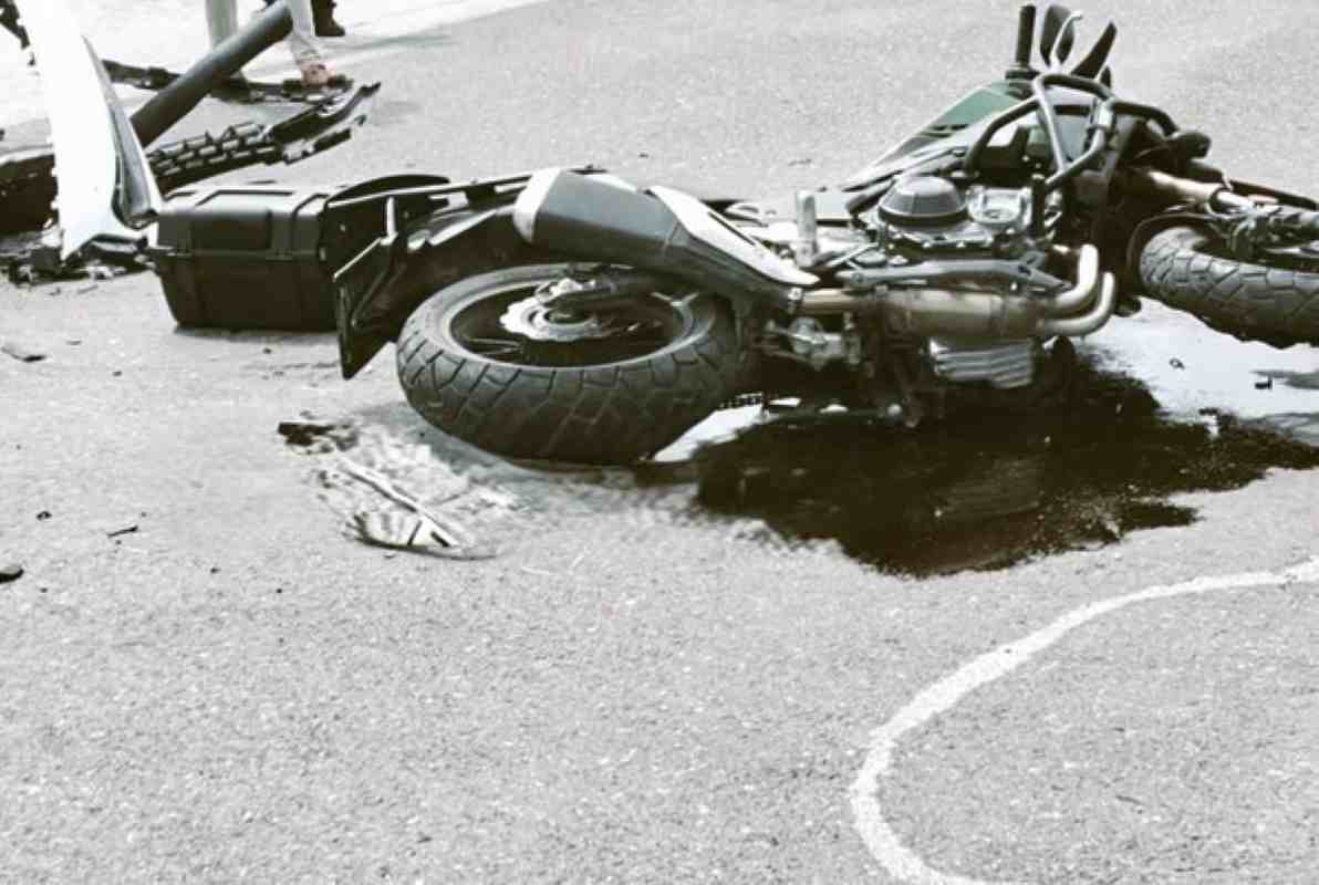 τροχαίο δυστύχημα, Κόρινθος, Παλαιά Εθνική Οδός Κορίνθου Πατρών, Mare West, νεκρός μοτοσικλετιστής, 68χρονος, δρόμος καρμανιόλα, σύγκρουση με φορτηγάκι, τροχαίο σήμερα, Korinthos, fatal accident Greece, motorcycle crash, Old National Road Corinth Patras, road accident Corinth, carmaniola road, troxaio dystyxima, korinthos, nekros motosykletistis, mare west accident, troxaio korinthos simera,