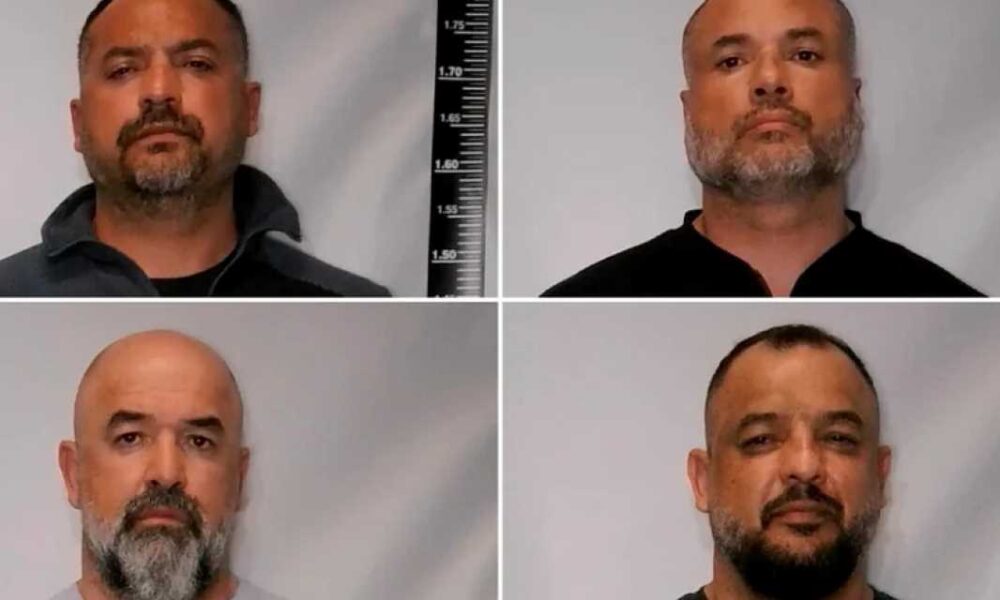 οικογένεια Βιλανάκη, οικογενεια Βιλανακη, Vilanakis family, απάτες με χρυσές λίρες, απατες χρυσες λιρες, gold coin fraud, εκβιασμοί Λάρισα, εκβιασμοι Λαρισα, extortion Larissa, Κάτω Αχαΐα, Κατω Αχαια, Kato Achaia, κλεμμένο Rolex, κλεμμενο ρολεξ, stolen Rolex, ΕΛΑΣ ανακοίνωση, ELAS announcement, εγκληματική οργάνωση, εγκληματικη οργανωση, criminal organization, δίωξη εκβιαστών, dioxi ekviaston, απάτη 120.000 ευρώ, apati 120000, αστυνομικό ρεπορτάζ, police news Greece, φωτογραφίες συλληφθέντων, photos of suspects, Βιλανάκης Γεώργιος, Βιλανάκης Κυριάκος, Βιλανάκης Μάρκος, Βιλανάκης Άγγελος, Vilanakis Georgios, Vilanakis Kyriakos, Vilanakis Markos, Vilanakis Angelos,