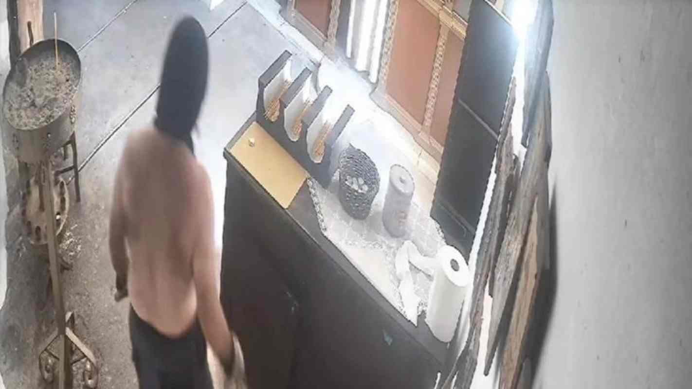 Βούντενη, Πάτρα, Αστυνομία, Άμεση Δράση, σύλληψη, απόπειρα κλοπής, ιερός ναός, παγκάρι, 50χρονος, αστυνομικό ρεπορτάζ, κλοπή σε εκκλησία, Vounteni, Patra, Patras, Police, arrest, attempted theft, church, church collection box, 50-year-old, crime news Greece, Voundeni, pagkari, sillipsi, klopi, astynomia, amesi drasi, eklisia,