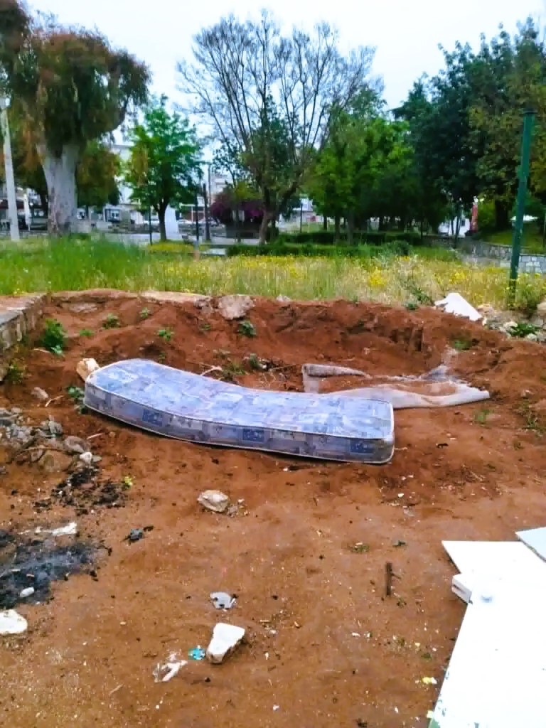 Πλατεία Ελευθερίας Πάτρα, Προσφυγικά Πάτρα, σκουπίδια Πάτρα, χωματερή Πάτρα, εγκατάλειψη Πάτρα, καθαριότητα δήμος Πατρέων, προβλήματα γειτονιάς Πάτρα, βρωμιά Πάτρα, Freedom Square Patras, Prosfygika Patras, garbage Patras Greece, waste management Patras, landfill Patras, neighborhood issues Patras, Plateia Eleftherias Patra, Patra Prosfygika, skoupidia Patra, vromia Patra, egkataleipsi Patra,