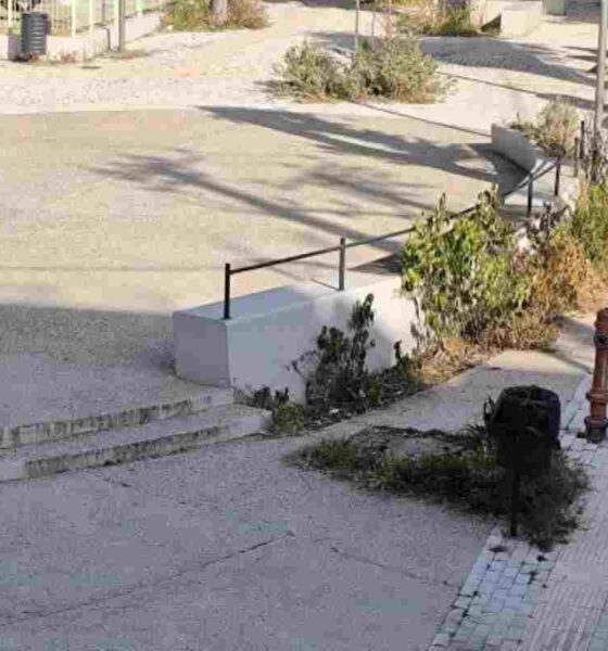 Πλατεία Ανδρούτσου, Βλατερό, Πάτρα, εγκατάλειψη πλατείας, παράπονα κατοίκων, έλλειψη συντήρησης, δημόσιοι χώροι, προβλήματα καθαριότητας, πράσινο, δήμος Πατρέων, Androutsou Square, Vlatero, Patras, square neglect, residents complaints, lack of maintenance, public spaces, cleanliness issues, urban greenery, Patras municipality, Plateia Androutsou, Vlatero Patras, egkataleipsi plateias, parapona katoikon, ellipsi syntirisis, dimosioi choroi, provlimata kathariotitas, prasino, dimos patreon,