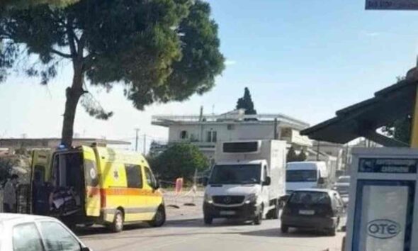 τροχαίο ατύχημα, Καμίνια, Πάτρα, ποδηλάτης, Παλαιά Εθνική Οδός Πατρών Πύργου, ΕΚΑΒ, νοσοκομείο, οδική ασφάλεια, Προαστιακός Πάτρας, επικίνδυνος δρόμος, τροχαίο σήμερα, Patras, Kaminia, car accident, cyclist injured, road safety, Old National Road Patras Pyrgos, traffic accident Greece, troxaio, Kamina, podilatis, odiki asfaleia, proastiakos,