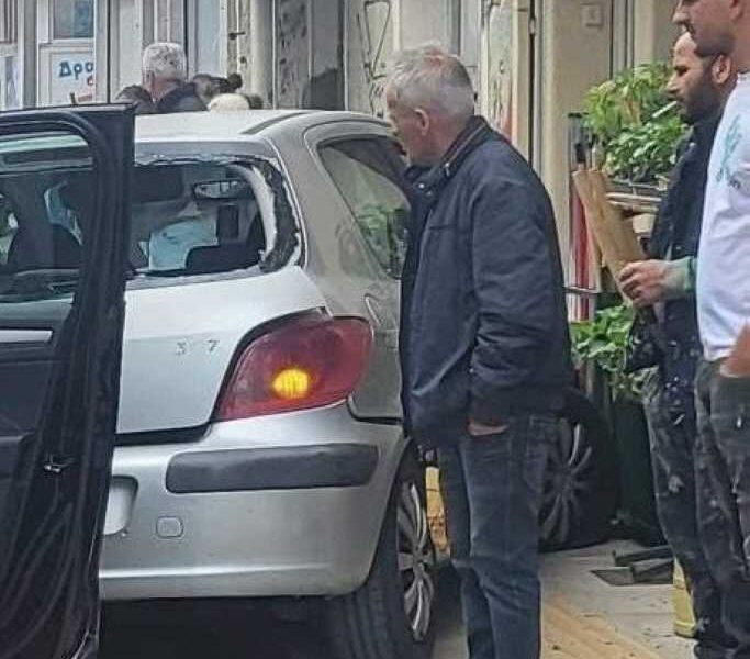 Πάτρα, τροχαίο Πάτρα, Προσφυγικά Πάτρα, οδός Ιωνίας, ατύχημα SUV, παράσυρση πεζής, ΕΚΑΒ Πάτρα, Τροχαία Πατρών, ειδήσεις Πάτρα, Patra, Patras, car accident Patras, SUV crash Patra, pedestrian injured, Prosfygika Patra, Ionia street Patras, troxaio Patra, atychima Patra, Prosfygika, Ionia street, news Patras,