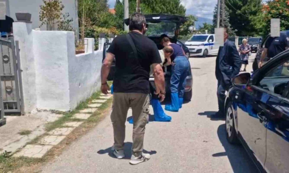 Λόγγος Αιγίου, διπλό φονικό Αίγιο, δολοφονία μάνας γιου Αίγιο, Μαρία Λαμπροπούλου, Ολύμπιος Τσιφλίδης, έγκλημα Αίγιο, Ιταλός ύποπτος Αίγιο, αστυνομικό ρεπορτάζ Αίγιο, διπλή δολοφονία Λόγγος, ιατροδικαστής Αίγιο, ΕΛΑΣ Αίγιο, Loggos Aigio, double murder Greece, Aigio crime, Maria Lampropoulou, Olympios Tsiflidis, Italian suspect Greece, Greek police investigation, Aigio news, loggos aigio, dolofonia aigio, dikastiko reportaz,