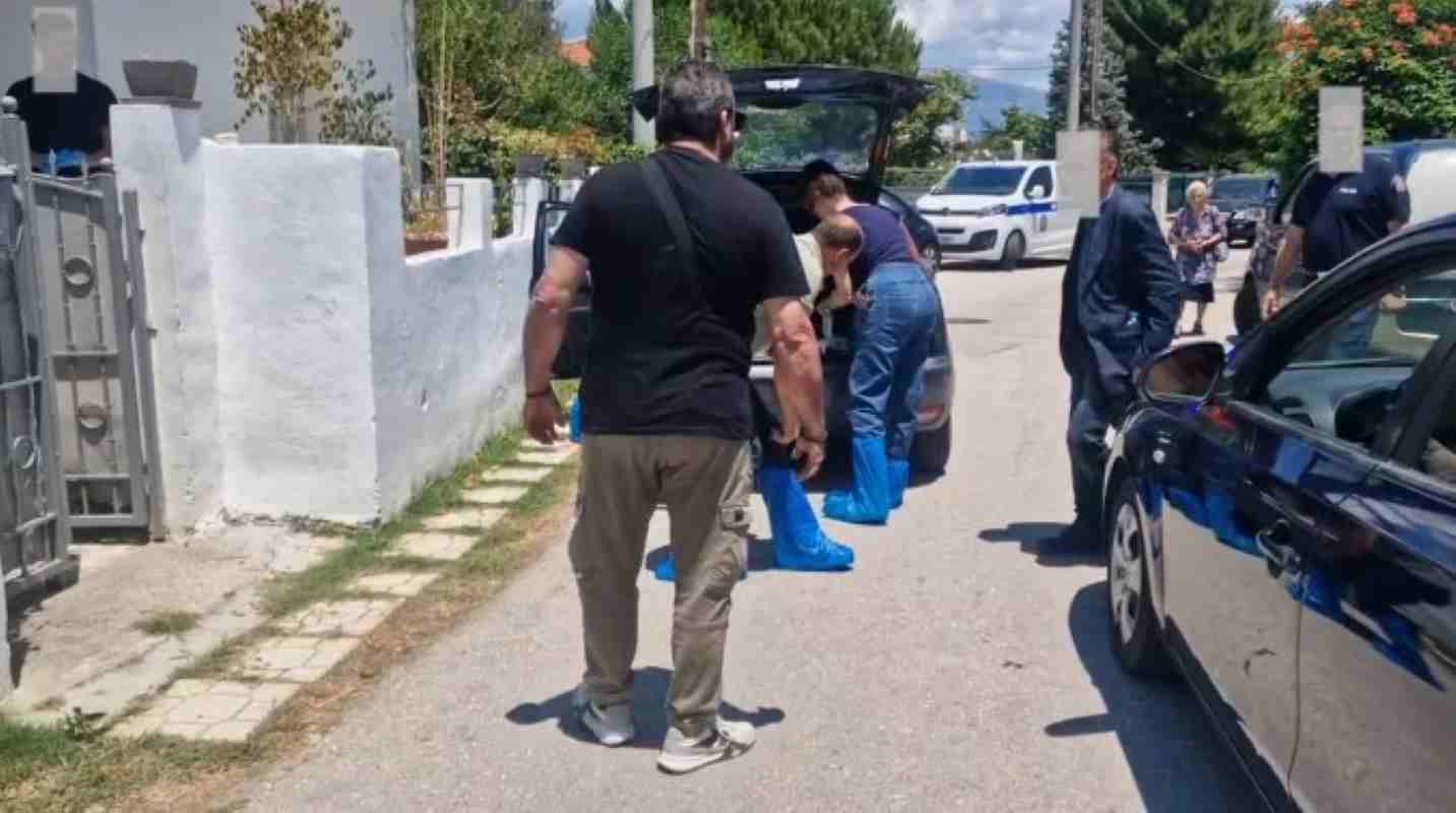 Λόγγος Αιγίου, διπλό φονικό Αίγιο, δολοφονία μάνας γιου Αίγιο, Μαρία Λαμπροπούλου, Ολύμπιος Τσιφλίδης, έγκλημα Αίγιο, Ιταλός ύποπτος Αίγιο, αστυνομικό ρεπορτάζ Αίγιο, διπλή δολοφονία Λόγγος, ιατροδικαστής Αίγιο, ΕΛΑΣ Αίγιο, Loggos Aigio, double murder Greece, Aigio crime, Maria Lampropoulou, Olympios Tsiflidis, Italian suspect Greece, Greek police investigation, Aigio news, loggos aigio, dolofonia aigio, dikastiko reportaz,