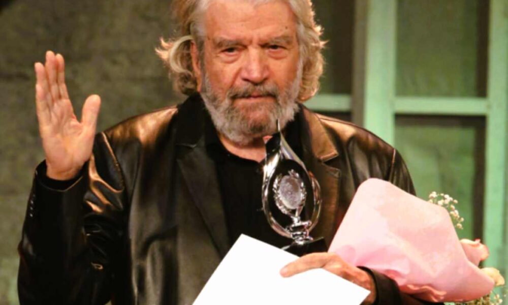 Άγγελος Αντωνόπουλος, ηθοποιός, θάνατος, κηδεία, Κάρυστος, Θέατρο Τέχνης, Κάρολος Κουν, Άγνωστος Πόλεμος, Οι Πανθέοι, Πρόβα νυφικού, ελληνικό θέατρο, ελληνικός κινηματογράφος, τηλεοπτικές σειρές, δάσκαλος υποκριτικής, Angelos Antonopoulos, hthopoios, thanatos, kideia, Karystos, Theatro Technis, Karolos Koun, Agnostos Polemos, Oi Pantheoi, Prova nyfikou, greek actor, greek theatre, greek cinema, death, funeral,