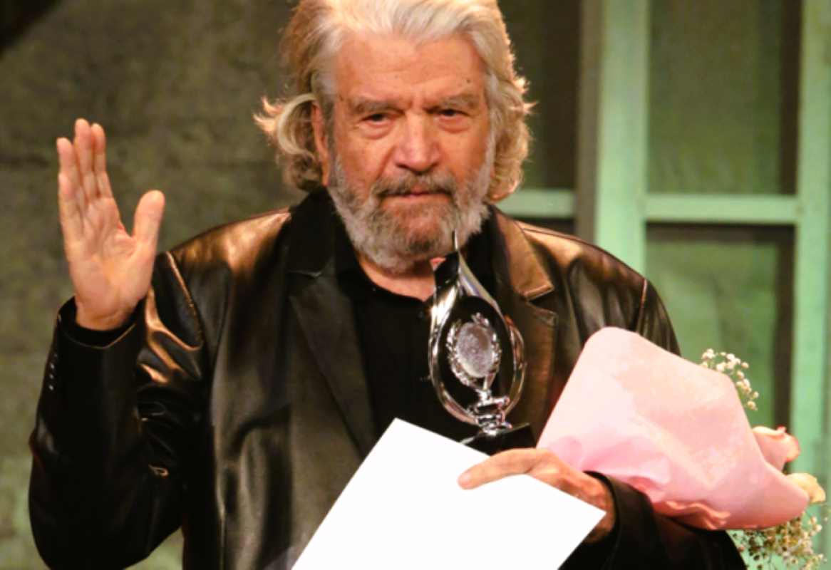 Άγγελος Αντωνόπουλος, ηθοποιός, θάνατος, κηδεία, Κάρυστος, Θέατρο Τέχνης, Κάρολος Κουν, Άγνωστος Πόλεμος, Οι Πανθέοι, Πρόβα νυφικού, ελληνικό θέατρο, ελληνικός κινηματογράφος, τηλεοπτικές σειρές, δάσκαλος υποκριτικής, Angelos Antonopoulos, hthopoios, thanatos, kideia, Karystos, Theatro Technis, Karolos Koun, Agnostos Polemos, Oi Pantheoi, Prova nyfikou, greek actor, greek theatre, greek cinema, death, funeral,