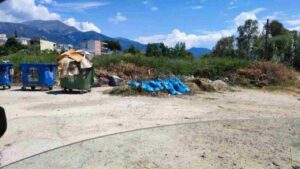 μπάζα Αρόη, ογκώδεις αντικείμενα Πάτρα, σκουπίδια Διάκου, τέρμα Λυκοχορού, καθαριότητα Δήμος Πατρέων, καταγγελία Αρόη Πάτρα, κλαδιά πεζοδρόμια, ρύπανση Πάτρα, mpaza arois, ogkodi antikeimena patra, skoupidia diakou, terma lykoxorou, kathariotita dimos patreon, kataggelia aroi patra, kladia pezodromia, rypansi patra, debris Arois Patras, bulky waste Patras Greece, garbage Diakou street, Lykochorou Patras, Patras municipality cleaning, environmental pollution Patras,