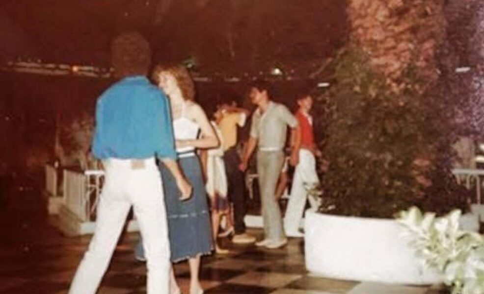 ντισκοτέκ Διόνυσος Πάτρα, Μαγευτικό Πάτρα, παλιά Πάτρα, νυχτερινή ζωή Πάτρα 80s, ρετρό Πάτρα, φωτογραφίες παλιά Πάτρα, διασκέδαση Πάτρα 70s, discotheque Dionysos Patra, Mageftiko Patras, old Patras, night life Patras 80s, retro Patras, vintage Patras, discotek dionysos patra, mageftiko patras, palia patra, nyxterini zwi patra, retro patra,