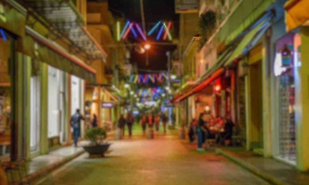 επεισόδια Πάτρα, ξυλοδαρμός Ρίο, επίθεση σε μαγαζιά, νυχτερινά κέντρα Πάτρα, ομάδα 15 ατόμων, μπράβοι Ηλεία, flamis gr, αστυνομία Πάτρα, τρομοκρατία νύχτα, ξυλοδαρμός επιχειρηματία, epeisodia patra, ksenodoxeia patra, ksenyxti patra, xylodarmos rio, eptithesh patra, mbravoi patras, hleia patra, flamis patra, astynomia patras, patras nightclub incident, patra bouncers attack, rio patras assault, el as patras, patras news crime, patra night clubs,