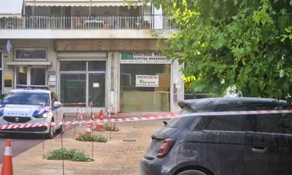 Πάτρα, φωτιά, αυτοκίνητο, εμπρησμός, πλατεία Πίνδου, πυρκαγιά, πυροσβεστική, ειδήσεις Πάτρα, καμένο αυτοκίνητο, Patra, Patras, fotia, aftokinito, emprismos, plateia Pindou, pyrkagia, pyrosvestiki, car fire, arson, news Patras,