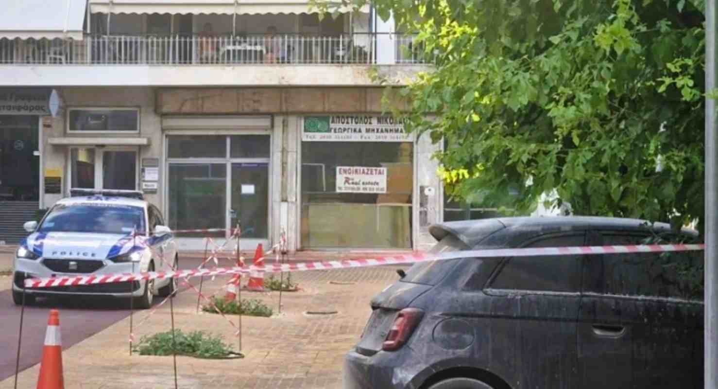 Πάτρα, φωτιά, αυτοκίνητο, εμπρησμός, πλατεία Πίνδου, πυρκαγιά, πυροσβεστική, ειδήσεις Πάτρα, καμένο αυτοκίνητο, Patra, Patras, fotia, aftokinito, emprismos, plateia Pindou, pyrkagia, pyrosvestiki, car fire, arson, news Patras,