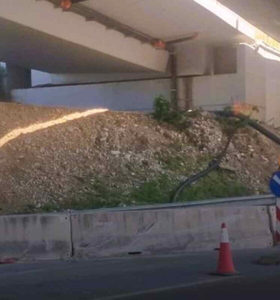τροχαίο Πάτρα, Μποζαΐτικα, ΝΕΟ Πατρών Αθηνών, Σάκης Γκέκας, Ηλίας Κωνσταντίνος Γκέκας, έργα Περιμετρική Πάτρας, παγίδα θανάτου, όριο ταχύτητας, τροχαίο δυστύχημα, δικυκλιστές κίνδυνος, έλλειψη σήμανσης, troxaio patra, bozaitika, neo patron athinon, sakis gekas, ilias konstantinos gekas, erga perimetriki patras, pagida thanatou, orio taxytitas, troxaio dystyxima, dikyklistes kindynos, elleipsi simansis, Patras car accident, Bozaitika crash, Patras Athens highway accident, Sakis Gekas, Ilias Konstantinos Gekas, Patras bypass roadworks, fatal accident Greece, traffic hazard Patras, speed limit danger, motorcycle safety Greece, missing road signs,