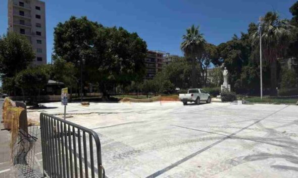 πλατεία Όλγας, ανάπλαση, Πάτρα, πλατεία Εθνικής Αντιστάσεως, καθυστερήσεις έργων, καταστηματάρχες, αντιδράσεις, βανδαλισμοί, σιντριβάνι, Μαιζώνος, plateia olgas, anaplasi, patra, plateia ethnikis antistaseos, kathysteriseis ergon, katastimatarches, vandalismoi, meizonos, olga square, patras, renovation, reconstruction, delays, shopkeepers, fountain, vandalism, Maizonos,