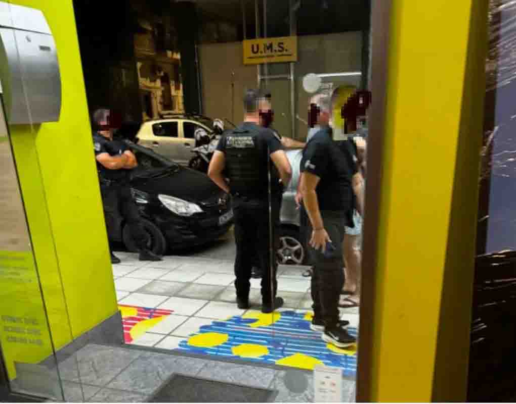 Πάτρα, διαρρήξεις Πάτρα, κλοπές Πάτρα, παραβατικότητα, απόπειρα διάρρηξης, εμπορικό κέντρο Πάτρας, ασφάλεια καταστημάτων, αστυνόμευση Πάτρα, Άμεση Δράση, Βάσω Καλοκαιρινού, εγκληματικότητα, επαγγελματίες Πάτρα, ειδήσεις Πάτρα, Patras, Patras crime, burglaries Patras, shop break-in, business security Patras, Patras police, attempted burglary, crime news Greece,