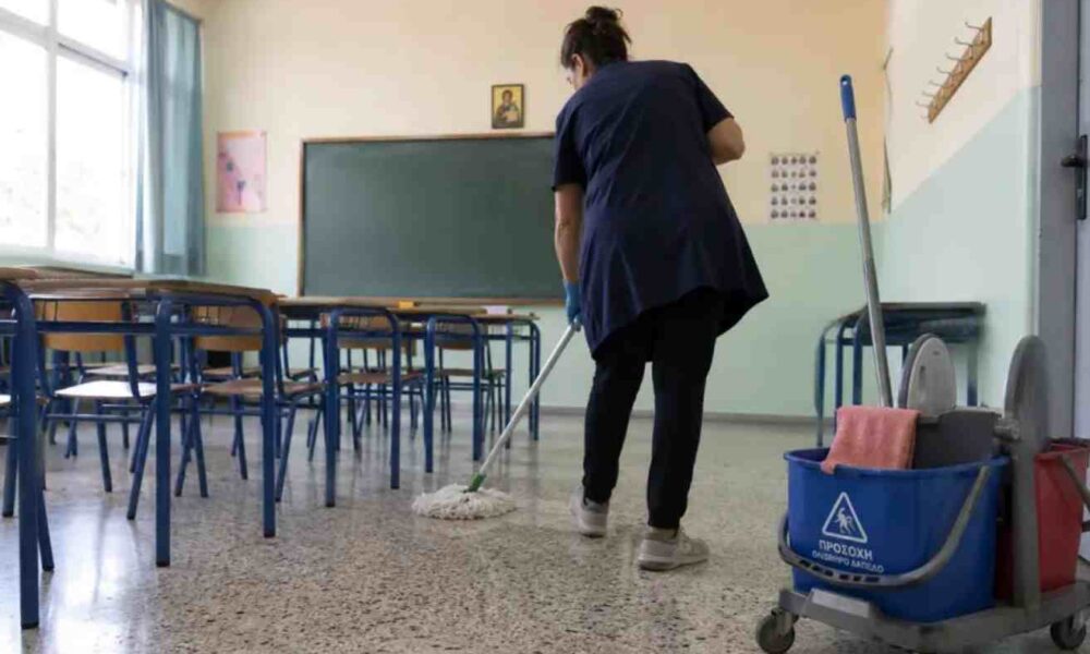 Δήμος Πατρέων, σχολικοί καθαριστές, προσλήψεις καθαριότητας, αιτήσεις καθαριστριών, σχολεία Πάτρας, συμβάσεις ΙΔΟΧ, θέσεις εργασίας Πάτρα, προκήρυξη Δήμου Πατρέων, δικαιολογητικά καθαριότητας, μοριοδότηση προσλήψεων, Dimos Patreon, scholikoi katharistes, proslipseis kathariotitas, aitiseis katharistrion, scholeia Patras, symvaseis IDOX, theseis ergasias Patra, prokyrixi Dimou Patreon, dikaiologitika kathariotitas, moriodotisi proslipseon, Patras Municipality, school cleaners, Patras hiring, school sanitation jobs, Patras municipality jobs, public sector jobs Greece, school cleaning staff, Patras recruitment 2026,