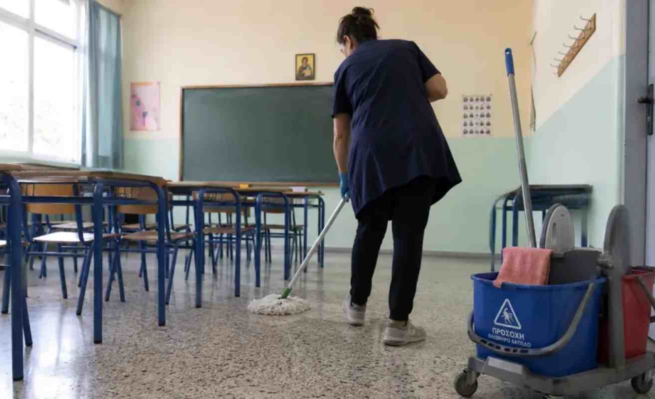 Δήμος Πατρέων, σχολικοί καθαριστές, προσλήψεις καθαριότητας, αιτήσεις καθαριστριών, σχολεία Πάτρας, συμβάσεις ΙΔΟΧ, θέσεις εργασίας Πάτρα, προκήρυξη Δήμου Πατρέων, δικαιολογητικά καθαριότητας, μοριοδότηση προσλήψεων, Dimos Patreon, scholikoi katharistes, proslipseis kathariotitas, aitiseis katharistrion, scholeia Patras, symvaseis IDOX, theseis ergasias Patra, prokyrixi Dimou Patreon, dikaiologitika kathariotitas, moriodotisi proslipseon, Patras Municipality, school cleaners, Patras hiring, school sanitation jobs, Patras municipality jobs, public sector jobs Greece, school cleaning staff, Patras recruitment 2026,