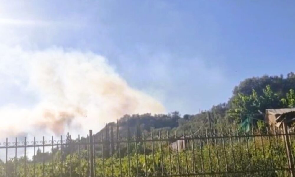 φωτιά Αίγιο, Νερατζιές Αίγιο, πυρκαγιά τώρα, Πυροσβεστική Αίγιο, Canadair, ελικόπτερο πυρόσβεσης, Aigio fire, Neratzies fire, Greece forest fire, Aigio wildfire, fotia Aigio, Neratzies, Pyrosvestiki, Canadair Aigio,
