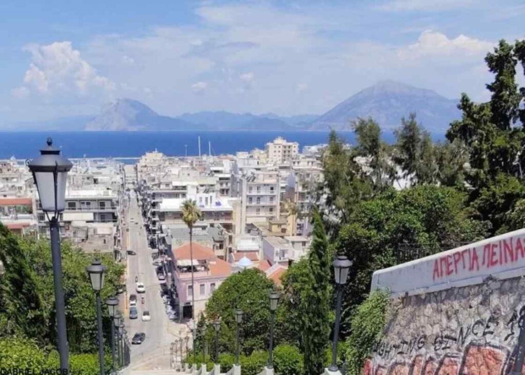 Πάτρα, Patra, Patras, Αγίου Νικολάου, Agiou Nikolaou, σκάλες Αγίου Νικολάου, Agiou Nikolaou stairs, Agiou Nikolaou steps, φωτογραφία 1926, photo 1926, Gabriel Jacob, επιχρωματισμένη φωτογραφία, colorized photo, ιστορία Πάτρας, Patras history, παλιά Πάτρα, old Patras, αστικό τοπίο, urban landscape, τοπόσημα Πάτρας, Patras landmarks, πριν και μετά, before and after, 1934,