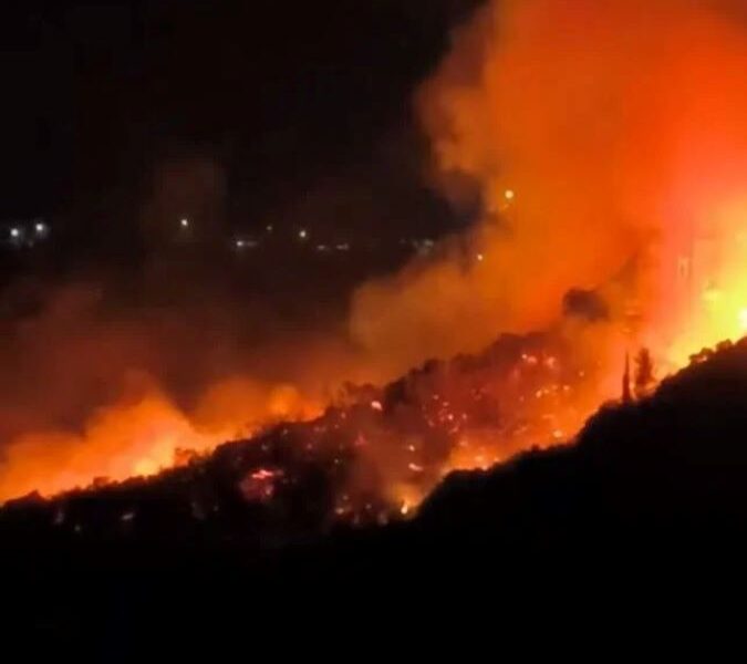 Πυρκαγιά Κεφαλονιά, Φωτιά Πάστρα, 112 εκκένωση Κεφαλονιά, Αργοστόλι, Κατελειός, Μαρκόπουλο, Κρεμμύδι, Χιονάτα, Θηράμονας, Μαυράτα, Πυροσβεστική, Πολιτική Προστασία, fire Kefalonia, wildfire Cephalonia, Pastra fire, evacuation order Kefalonia, 112 emergency Greece, Argostoli, Katelios, Markopoulo, Kremmydi, Chionata, Thiramonas, Mavrata, kefalonia fotia, kefalonia pyrkagia, pastra fire kefalonia, ekkenosi kefalonia, 112 greece,