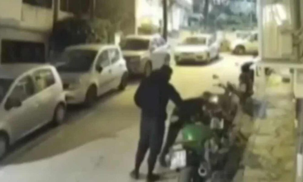 κλοπή μηχανής Πάτρα, κλοπή δικύκλου Πάτρα, Σκαγιοπούλειο Πάτρα, οδός Μαξίμου Πάτρα, κλοπή Daytona Πάτρα, αστυνομικό ρεπορτάζ Πάτρα, εγκληματικότητα Πάτρα, ασφάλεια Πατρών, αστυνομία Πάτρα, klopi mixanis Patra, klopi dikyklou Patra, Skagiopouleio Patra, odos Maximou Patra, klopi Daytona, Patra news, Patra astynomiko reportaz, motorcycle theft Patra, scooter stolen Patra, motorbike theft Greece, Patras crime news, Patras police report, Daytona theft Patras,