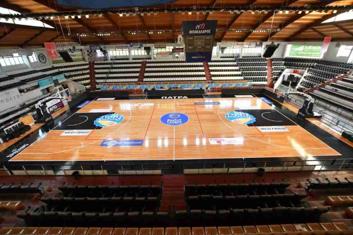 Πάτρα, γήπεδο Απόλλωνα, Περιβόλα, Πυροσβεστική, απεγκλωβισμός, νεαροί, εγκλωβισμός τουαλέτες, Patra, Apollon Patras stadium, Perivola, Fire Department, firefighters rescue, teenagers trapped, Patras fire service, Apollon Patras, Patra nearoi gipedo, Purosbestiki Patra, eglobismos Perivola, gipedo Apollona, apegklobismos,
