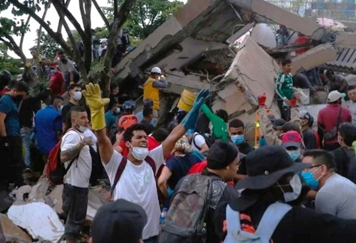 σεισμός Κολομβία, σεισμός 7.4 Ρίχτερ, Τσοκό, Κάλι, Κιβδό, θύματα σεισμού, διασώστες, κατάσταση έκτακτης ανάγκης, Αμπελάρδο δε λα Εσπριέγια, μετασεισμοί, Colombia earthquake, 7.4 magnitude earthquake, Chocó, Cali, Quibdó, earthquake victims, rescuers, state of emergency, Abelardo de la Espriella, aftershocks, seismos Kolombia, seismos Choco, Cali earthquake, Choco Colombia,