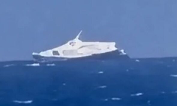 κατεχόμενη Κερύνεια, βύθιση πλοίου, ναυάγιο Κύπρος, επιβατηγό πλοίο, διασώσεις, Filo Denizcilik, επιχειρήσεις έρευνας και διάσωσης, Κερύνεια ναυάγιο, έκτακτη είδηση Κύπρος, Kyrenia ship sinking, Cyprus shipwreck, Kyrenia ferry capsized, Filo Denizcilik rescue, Cyprus maritime accident, search and rescue Kyrenia, katechomeni Keryneia, vythisi ploiou, navagio Kypros, Keryneia shipwreck, Keryneia navagio,