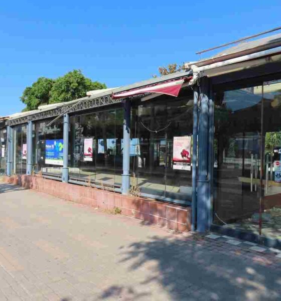 café Σταθμός Πάτρα, café Stathmos Patra, cafe Stathmos Patras, ΓΑΙΑΟΣΕ Πάτρα, GAIAOSE Patra, ΟΣΕ Πάτρα, OSE Patra, πλατεία Τριών Συμμάχων, Trion Symmachon square, λεηλασία καφέ Πάτρα, cafe burglary Patra, εγκατάλειψη Σταθμός Πάτρα, Patra train station cafe, εστίαση Πάτρα, Patras gastronomy,
