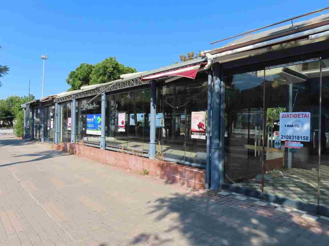 café Σταθμός Πάτρα, café Stathmos Patra, cafe Stathmos Patras, ΓΑΙΑΟΣΕ Πάτρα, GAIAOSE Patra, ΟΣΕ Πάτρα, OSE Patra, πλατεία Τριών Συμμάχων, Trion Symmachon square, λεηλασία καφέ Πάτρα, cafe burglary Patra, εγκατάλειψη Σταθμός Πάτρα, Patra train station cafe, εστίαση Πάτρα, Patras gastronomy,