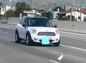 Εθνική Οδός, ατύχημα, μονωτικό υλικό, ζημιές αυτοκινήτου, οδική ασφάλεια, τροχαίο, Πατρών Αθηνών, Patras, National Road, car damage, insulation material, road accident, highway incident, ethniki odos, atychima, monotiko yliko, zimies aftokinitou, odiki asfaleia, Patron Athinon,