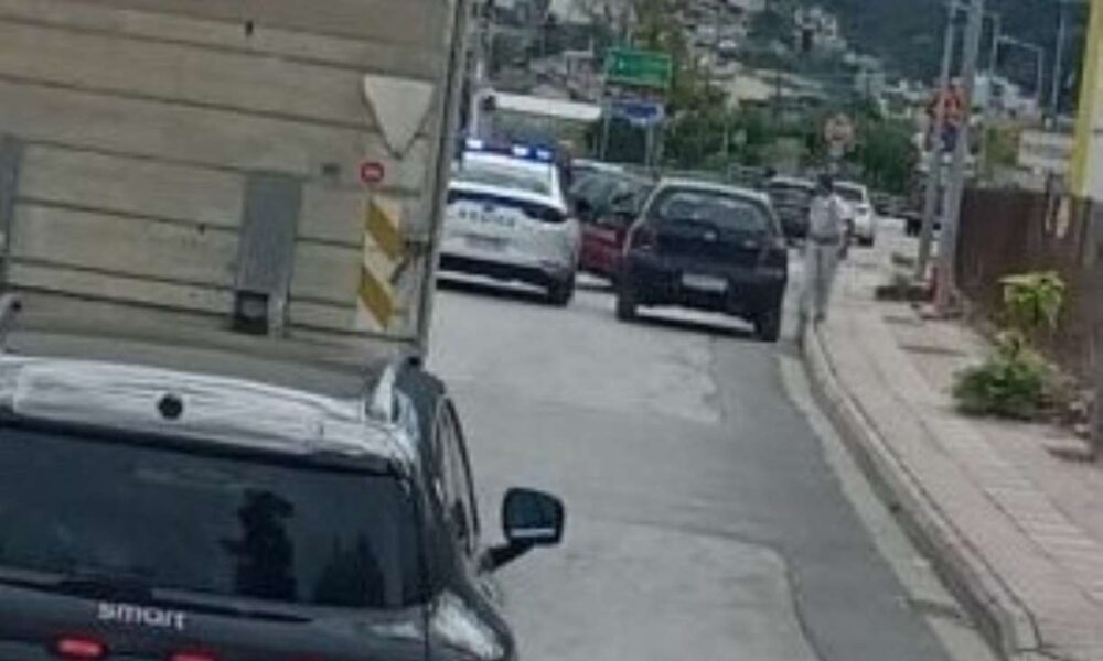 Περιβόλα, Πάτρα, καταδίωξη, εμβολισμός, τροχαίο επεισόδιο, Περιμετρική Πατρών, αστυνομία, ανθρωποκυνηγητό, Perivola, Patra, Patras, katadioxi, embolismos, troxaio, police, chase, car crash, Perimetriki,