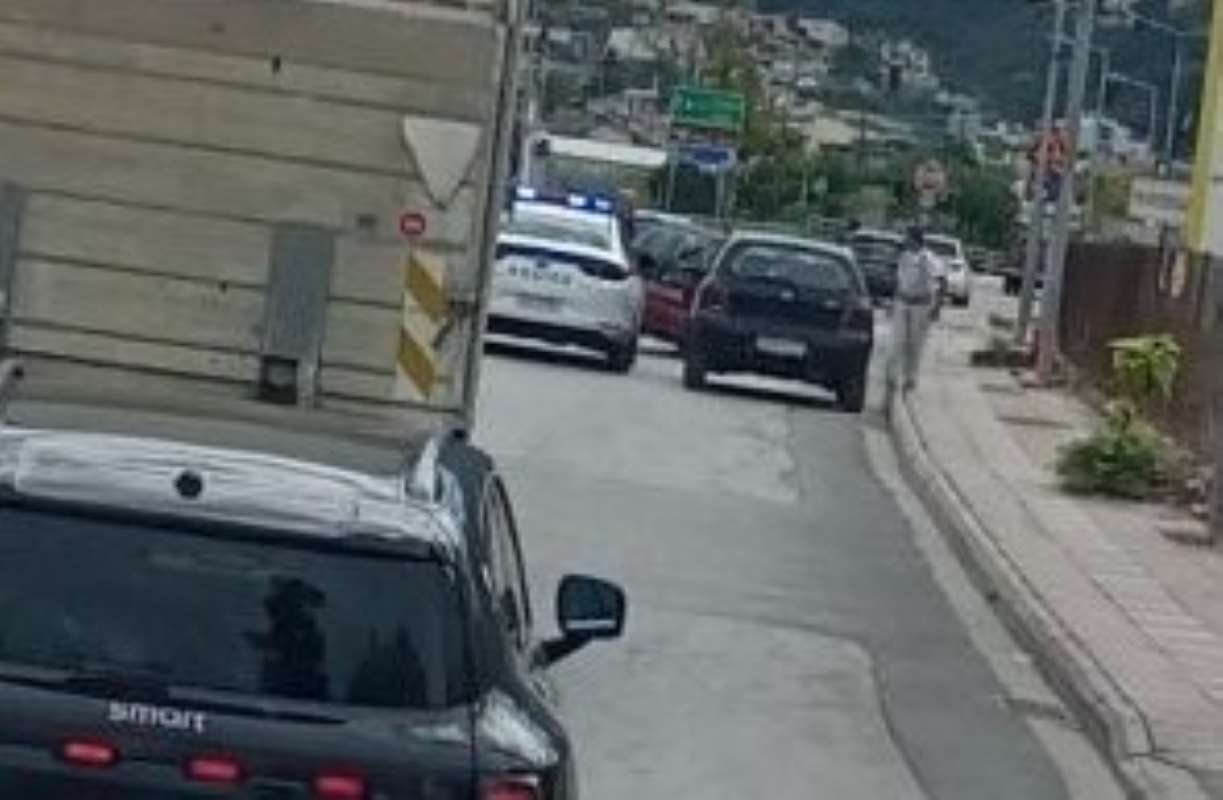 Περιβόλα, Πάτρα, καταδίωξη, εμβολισμός, τροχαίο επεισόδιο, Περιμετρική Πατρών, αστυνομία, ανθρωποκυνηγητό, Perivola, Patra, Patras, katadioxi, embolismos, troxaio, police, chase, car crash, Perimetriki,