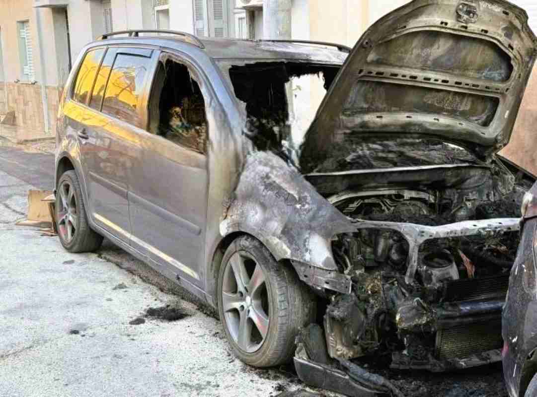 Πάτρα, Ψαροφάι, οδός Ομογενών, εμπρησμός, φωτιά, Πυροσβεστική, καταστροφή αυτοκινήτων, υλικές ζημιές, Ανακριτικό Πυροσβεστικής, εγκληματική ενέργεια, Patra, Patras, Psarofai, Omogenon street, arson, fire, car fire, Fire Service, arson investigation, Patra arson, Psarofai fire, Patras news, patra, psarofai, odos omogenon, emprismos, fotia, pyrosvestiki, katastrofi aftokiniton, ylikes zimies, anakritiko pyrosvestikis, egklimatiki energeia,