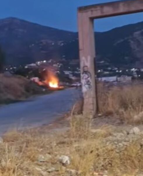 Πάτρα, Ριγανόκαμπος, φωτιά, πυρκαγιά, καταυλισμός Ρομά, επεισόδια, ΕΛΑΣ, Πυροσβεστική, αστυνομία, παραβατικότητα, Patra, Riganokampos, fotia, pyrkagia, katavlismos Roma, epeisodia, ELAS, Pyrosvestiki, astynomia, paravatikotita, Patras, Riganokampos fire, Roma camp, clashes, Greek Police, Fire Brigade, unrest, local news, Patras news,