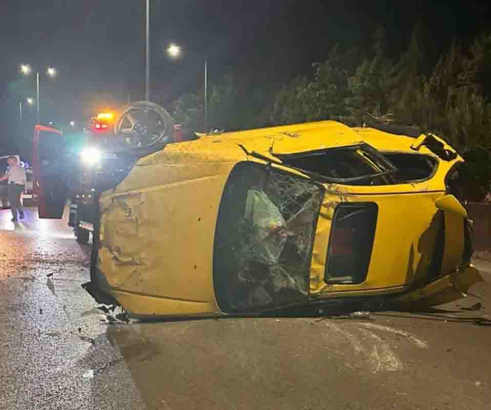 άτρα, τροχαίο, ανατροπή οχήματος, τροχαίο ατύχημα, νυχτερινό ατύχημα, εκτροπή οχήματος, Αχαΐα, ειδήσεις Πάτρα, έκτακτη επικαιρότητα, Patra, Patras, traffic accident, car rollover, car crash, night accident, vehicle derailment, Achaia, Patras news, breaking news,