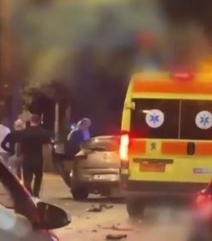 τροχαίο, Λεωφόρος Ποσειδώνος, δυστύχημα, Ασκληπιείο Βούλας, νεκροί, τραυματίες, ανατροπή αυτοκινήτου, τροχαίο δυστύχημα, Poseidonos Avenue, car accident, fatal crash, Posidonos, Asklipieio Voulas, troxaio, Poseidonos, dystychima, nekroi, travmaties,