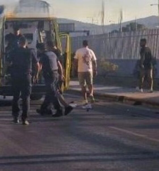 τροχαίο Πάτρα, τροχαίο ατύχημα, Ακτή Δυμαίων, Ανθείας Πάτρα, τραυματισμός μοτοσικλετιστή, μηχανή τροχαίο, ΕΚΑΒ Πάτρα, Τροχαία Πατρών, Νέο Λιμάνι Πάτρας, σοβαρό ατύχημα, car accident Patras, motorcycle crash Patras, Akti Dymaion, Antheias street, Patras traffic accident, emergency EKAB Patras, Patras port accident, troxaio Patra, troxaio atychima, Akti Dymaion Patra, motorikleta troxaio, traumatismos Patra, troxaia Patron,
