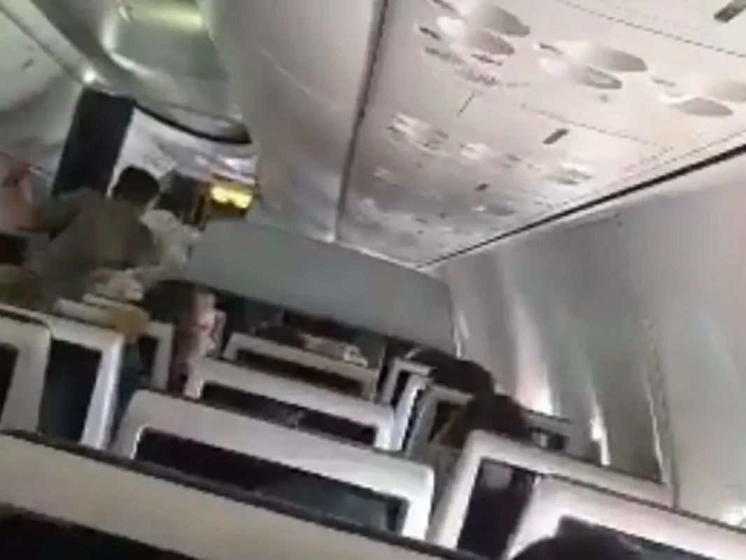 Flydubai, πτήση Flydubai, αεροπειρατεία, πιλοτήριο, απόπειρα συντριβής, Ντουμπάι Τελ Αβίβ, Μπενιαμίν Νετανιάχου, Ταμπούκ Σαουδική Αραβία, 11η Σεπτεμβρίου, Flydubai, Flydubai flight, cockpit attack, flight emergency, Dubai to Tel Aviv, Benjamin Netanyahu, Tabuk Saudi Arabia, September 11, ptisi Flydubai, aeropeirateia, pilotirio, apopeira syntrivis, Doumbai Tel Aviv, Mpeniamin Netaniachou, Tampouk Saoudiki Aravia, 11i Septembriou,