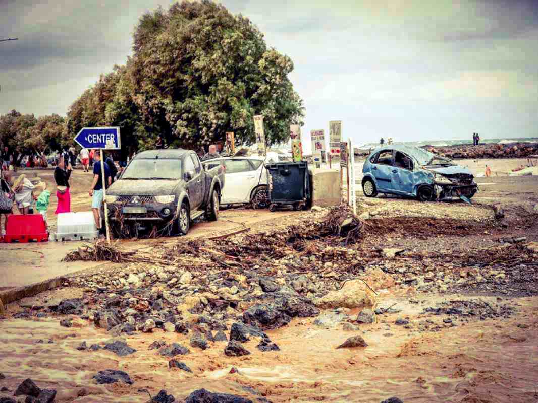 κακοκαιρία Κρήτη, νεκρός κτηνοτρόφος, παράσυρση από χείμαρρο, υπερχείλιση ποταμών, πλημμύρες σπίτια, κλειστά σχολεία Μυλοπόταμος, Πολιτική Προστασία, kakokairia Kriti, nekros ktinotrofos, parasyrsi apo cheimarro, xecheilisan potamia, plimmyres spitia, kleista scholeia Mylopotamos, Politiki Prostasia, Crete severe weather, dead livestock farmer, swept away by torrent, overflowing rivers, flooded houses, closed schools Mylopotamos, Civil Protection,