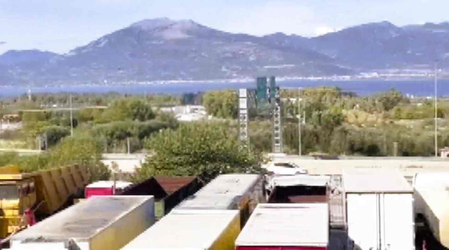 καταδίωξη, Ακταίο, Πάτρα, διάρρηξη, χρηματοκιβώτιο, διόδια Ελαιώνα, ΕΛΑΣ, αστυνομία, αστυνομικό ρεπορτάζ, Νέα Εθνική Οδός, τροχαίο, αστυνομική καταδίωξη, Patras, Aktaio, burglary, safe box, police pursuit, car chase, Eleonas toll, Greek Police, Patras news, katadioxi, Patra, aktaio, xrimatokivotio, diarrexi, diodia eleona, police chase,