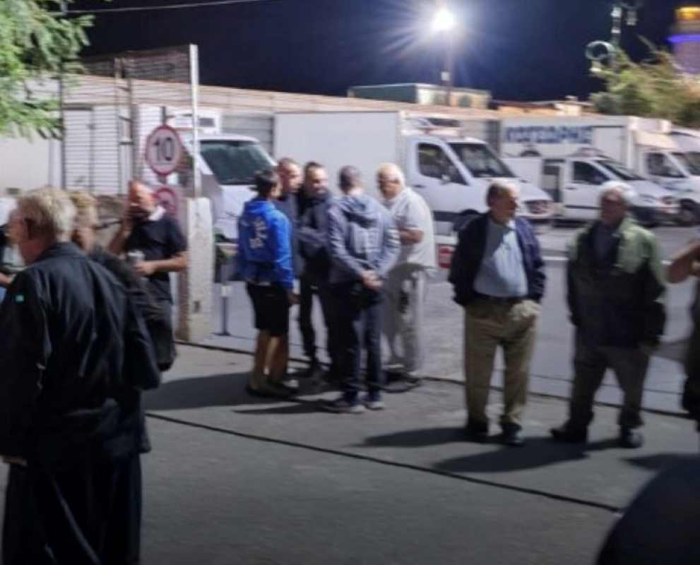 Πάτρα, αλιείς, αποκλεισμός, ιχθυόσκαλα, διαμαρτυρία, πετρέλαιο, εισαγωγές ψαριών, Τουρκία, Patra, alieis, apokleismos, ichthyoskala, diamartyria, petrelaio, eisagoges psarion, Tourkia, Patras, fishermen, fish market, blockade, protest, fuel prices, fish imports, Turkey,